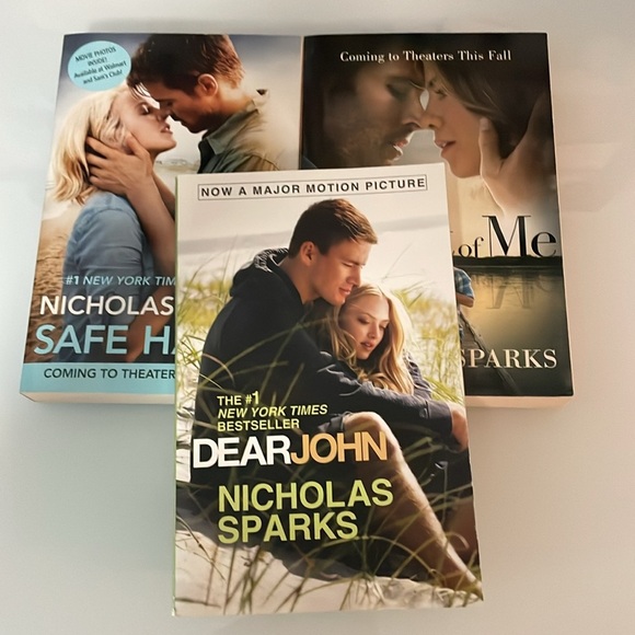 Nicholas Sparks Romance Novels - Picture 9 of 10